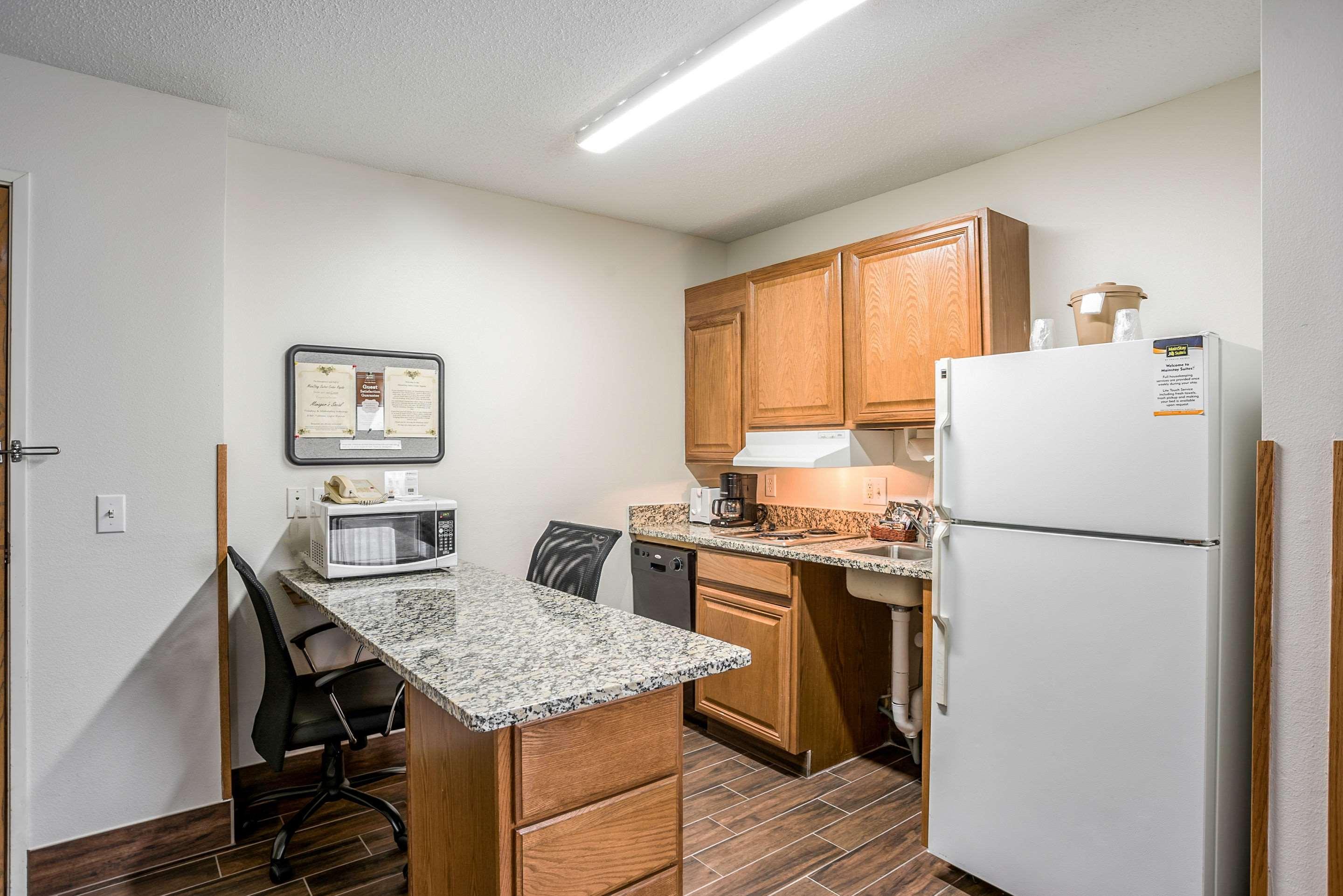 Mainstay Suites Cedar Rapids North - Marion Exterior photo